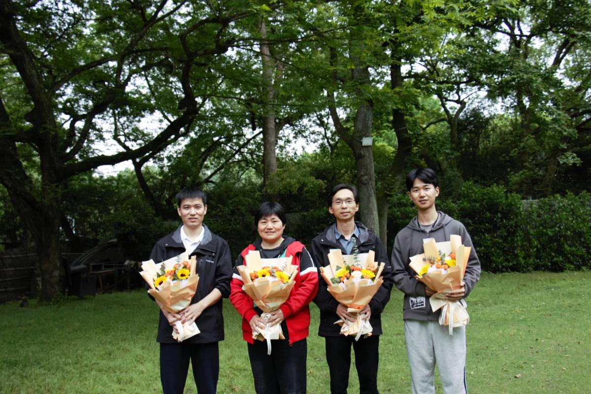 不负春光亿万28科技周年日团建活动 - 亿万28