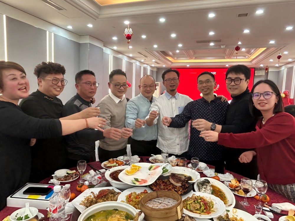 春启新程，，，奋楫前行——亿万28科技2025年度迎新春联欢晚会 - 亿万28